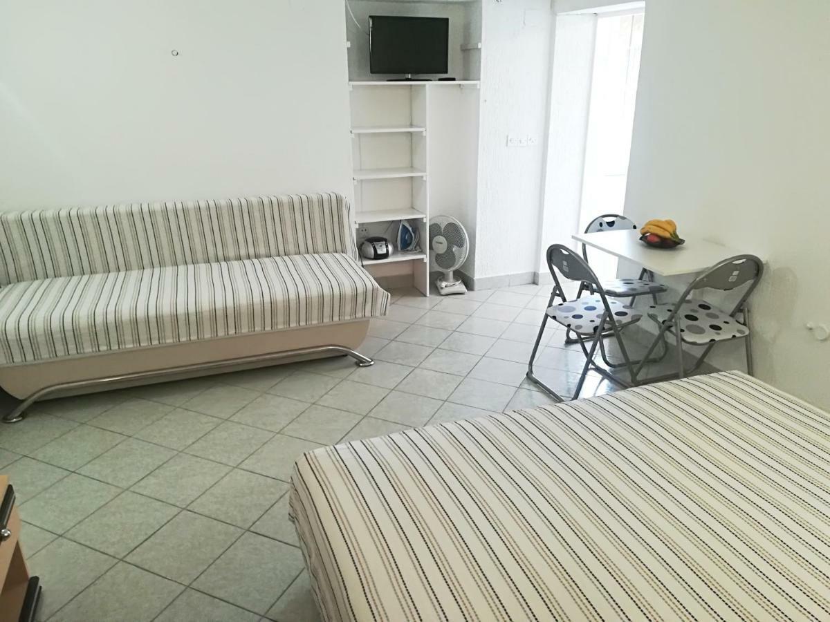 Apartment And Rooms Markovic เซนญ์ ภายนอก รูปภาพ